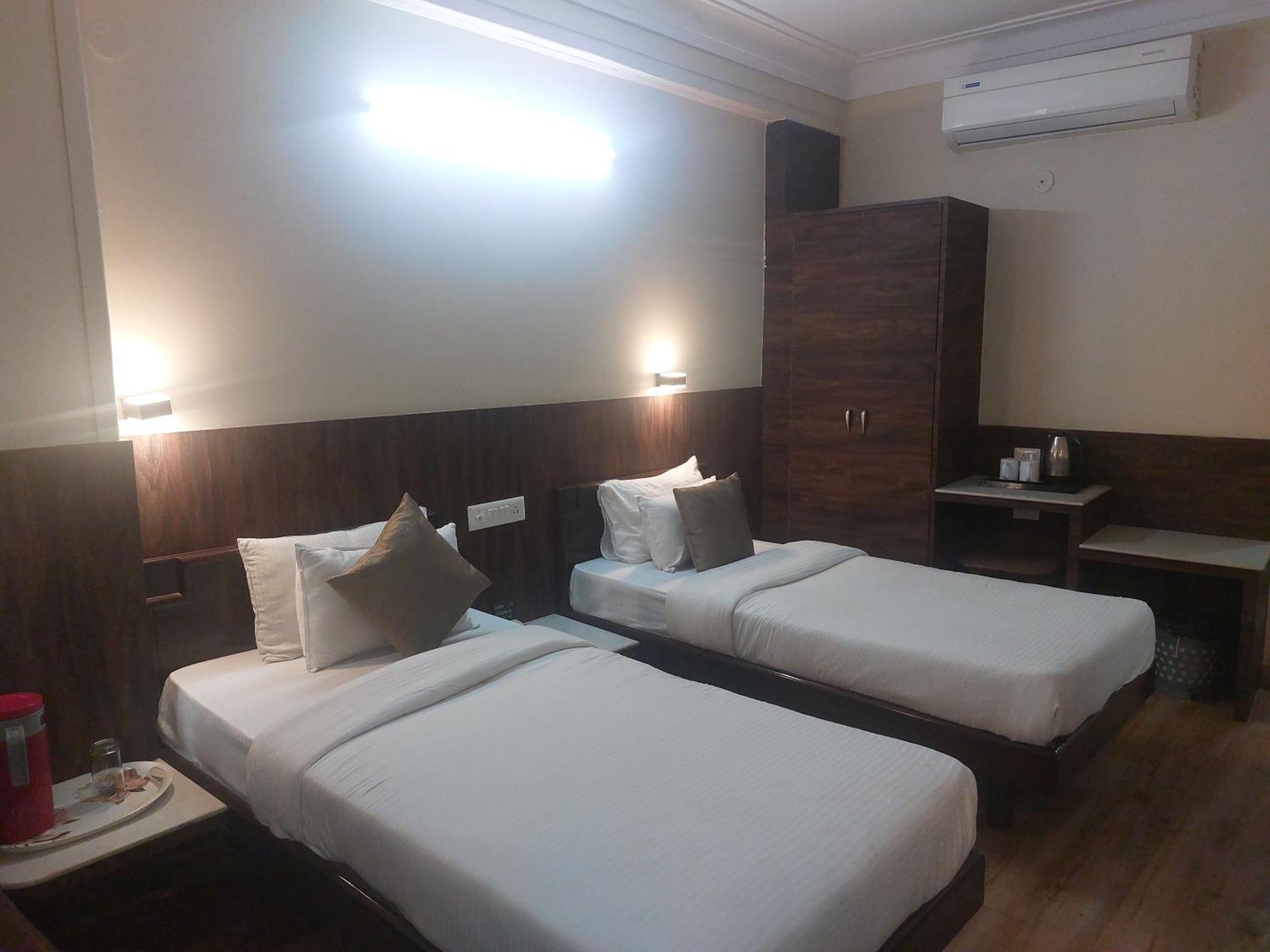 Hotel Shikhar Palace Jabalpur Extérieur photo